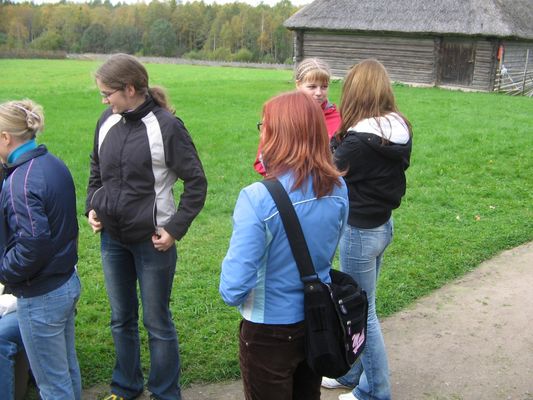 Klikka vaatamaks tissuuruses pilti