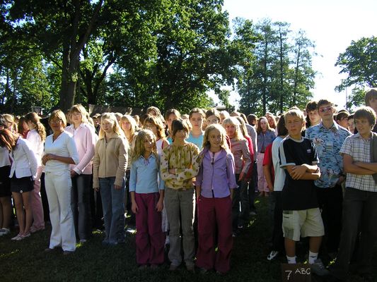 Klikka vaatamaks tissuuruses pilti