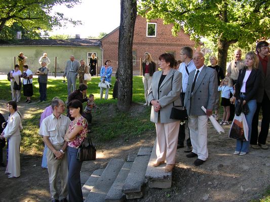 Klikka vaatamaks tissuuruses pilti