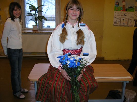 Klikka vaatamaks tissuuruses pilti