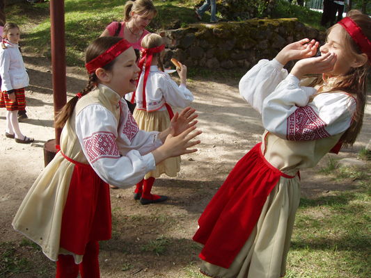 Klikka vaatamaks tissuuruses pilti