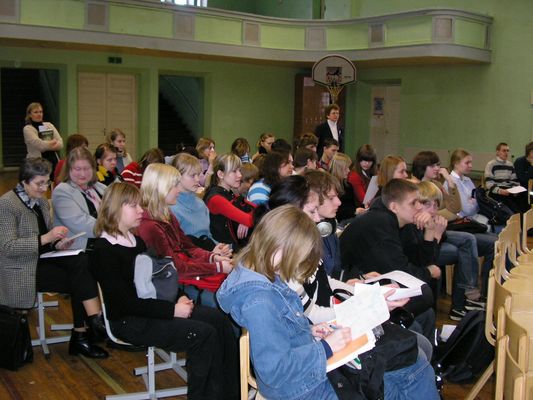 Klikka vaatamaks tissuuruses pilti