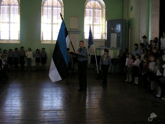 Klikka vaatamaks tissuuruses pilti