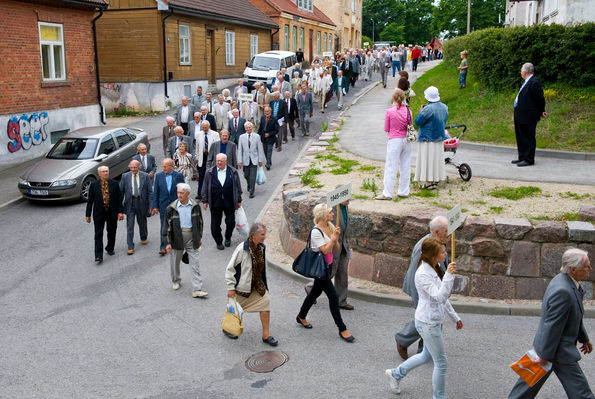 Klikka vaatamaks tissuuruses pilti