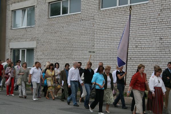 Klikka vaatamaks tissuuruses pilti