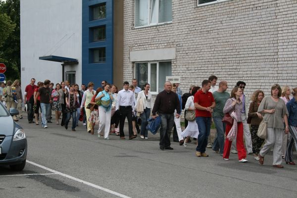 Klikka vaatamaks tissuuruses pilti